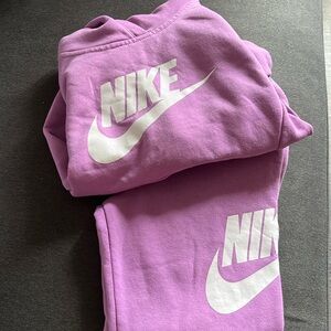 Purple girls Nike sweatsuit